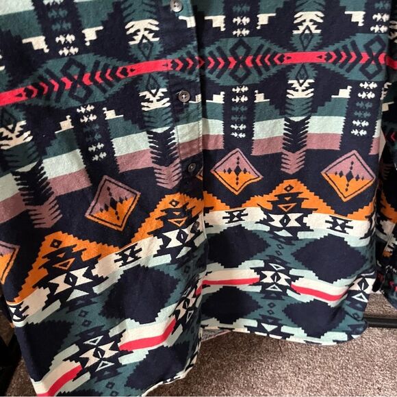 Woolrich Women’s Small Aztec Button-down Shirt - Picture 3 of 7